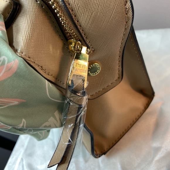 Steve Madden taupe small satchel purse with crossbody strap - Picture 3 of 3